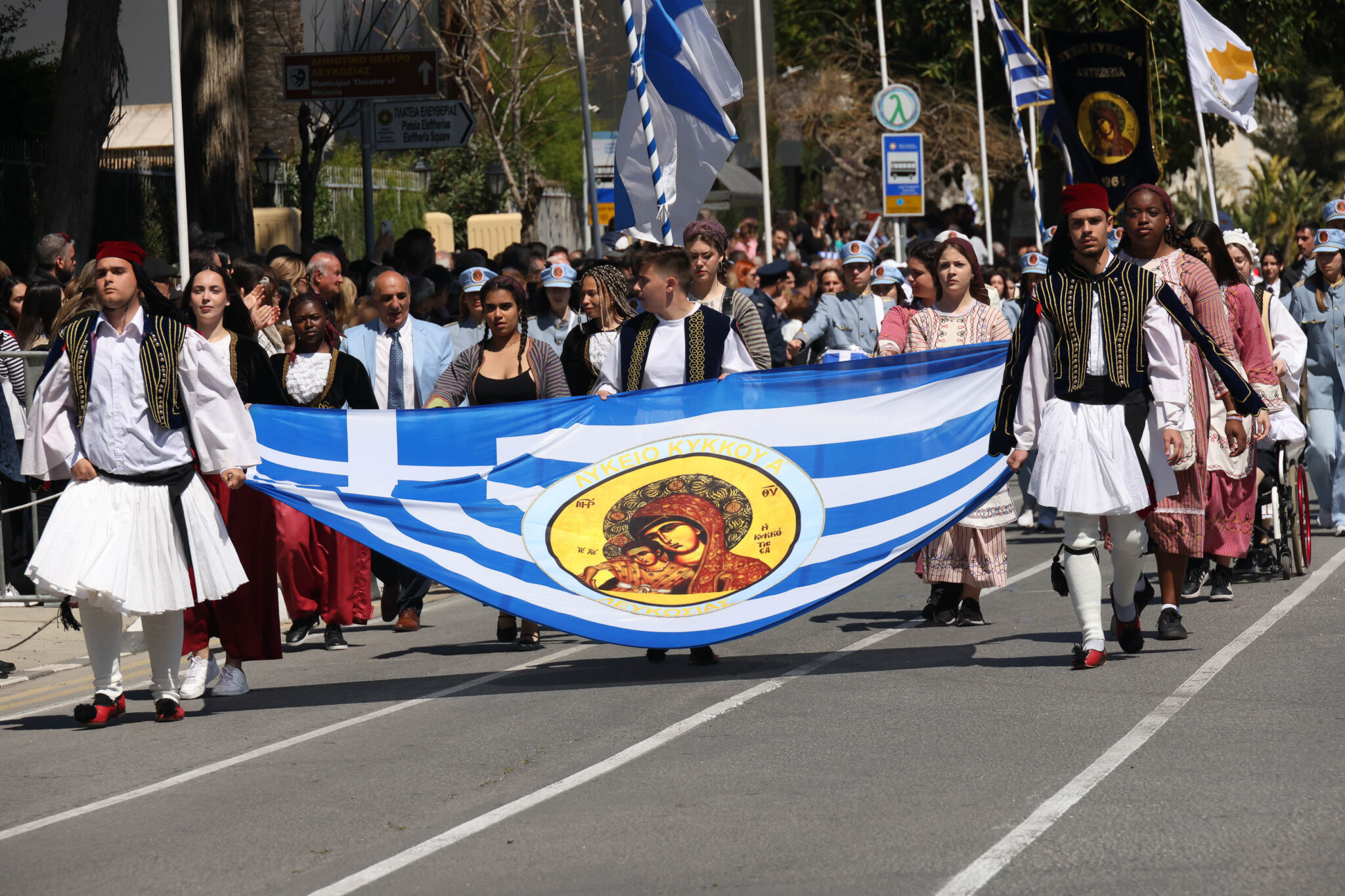 Με υπερηφάνια και κάθε λαμπρότητα τίμησε η Κύπρος το 1821 (ΒΙΝΤΕΟ)