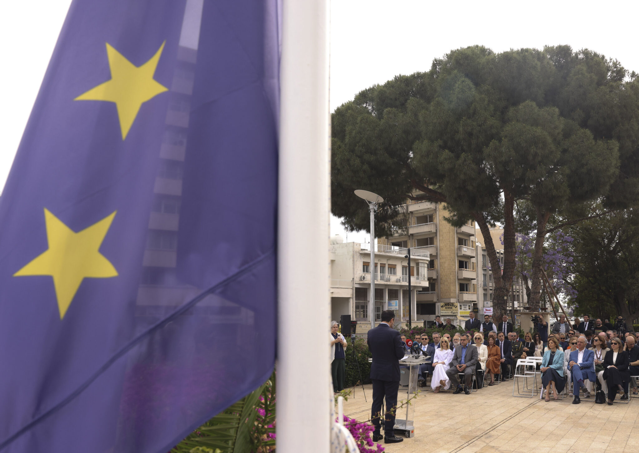 Πραγματοποιήθηκε η έπαρση της σημαίας ΕΕ για την Ημέρα της Ευρώπης