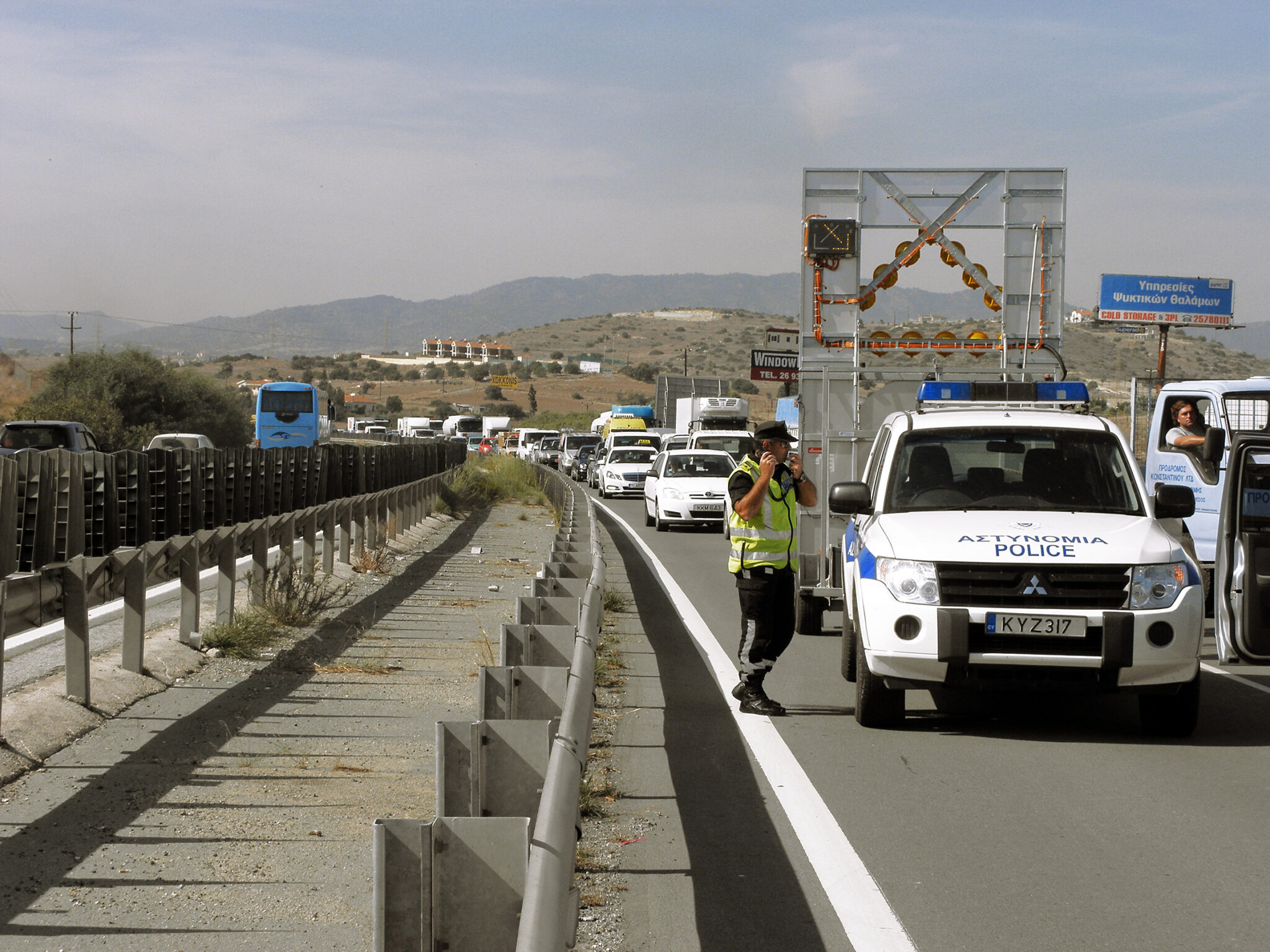 Πυκνή τροχαία κίνηση στον αυτοκινητόδρομο Λευκωσίας – Λάρνακας μετά από τροχαίο