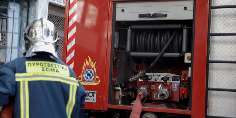 Χωρίς ενεργό μέτωπο οι πυρκαγιές σε Σταμάτα και Κερατέα