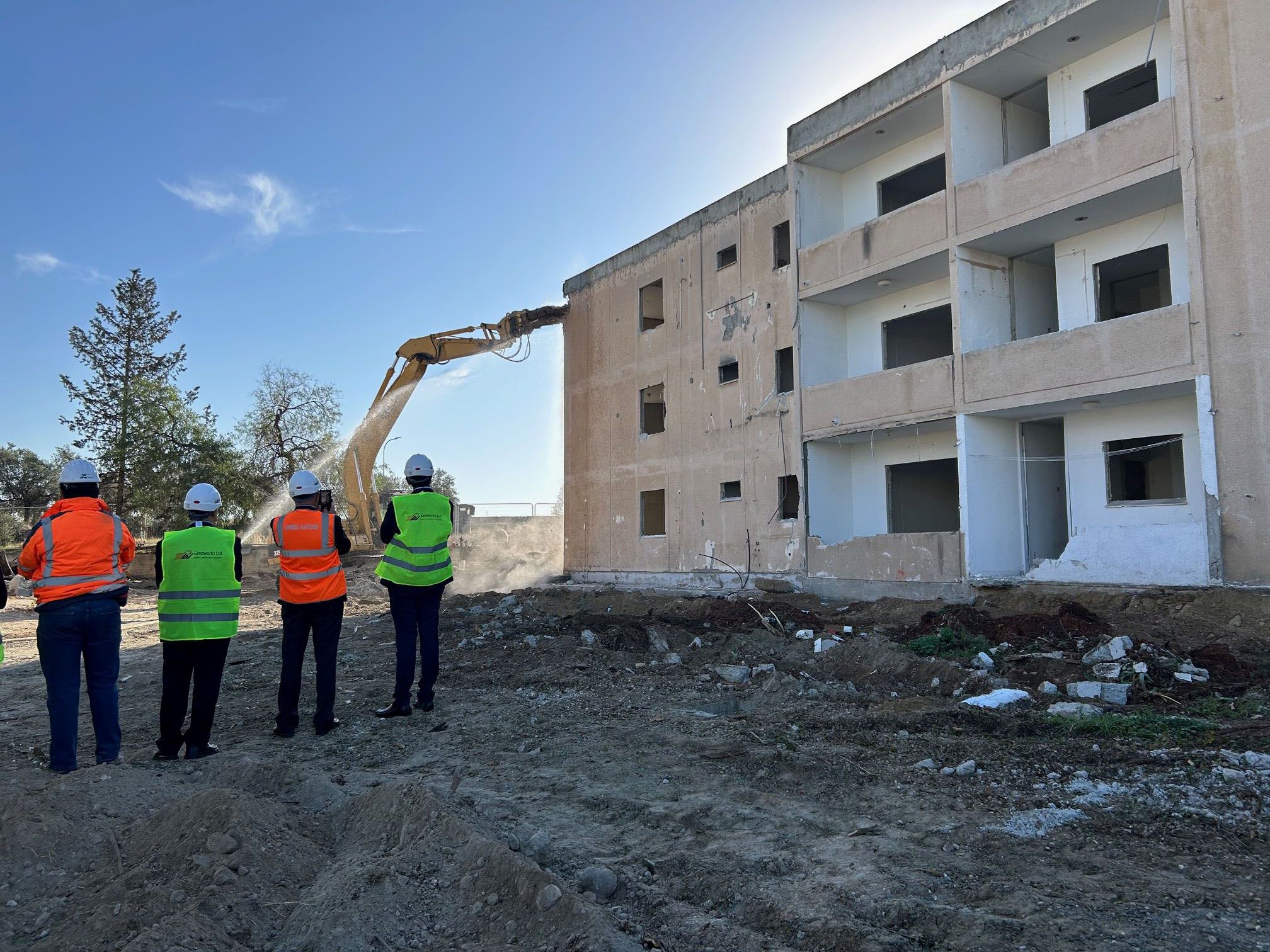 Κινδυνεύουν με έξωση επτά πρόσφυγες που δεν εγκαταλείπουν τα διαμερίσματα τους