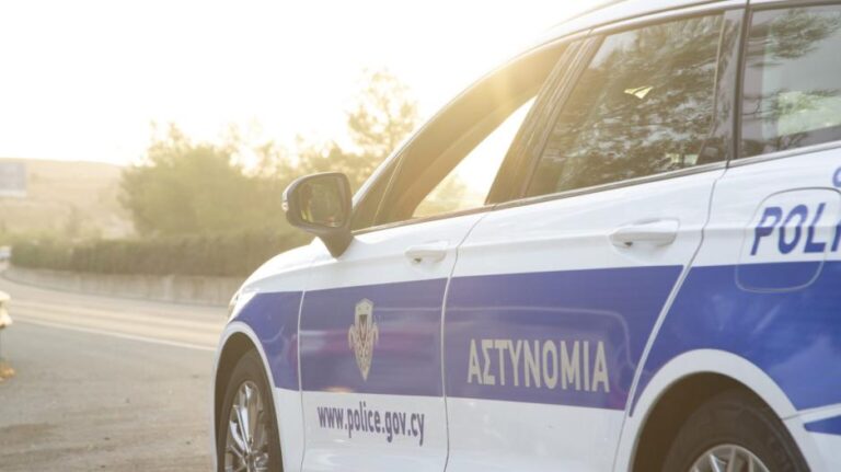 Δεκάδες συσκευασίες ερωτικών βοηθημάτων και αδασμολόγητων στην κατοχή 58χρονου