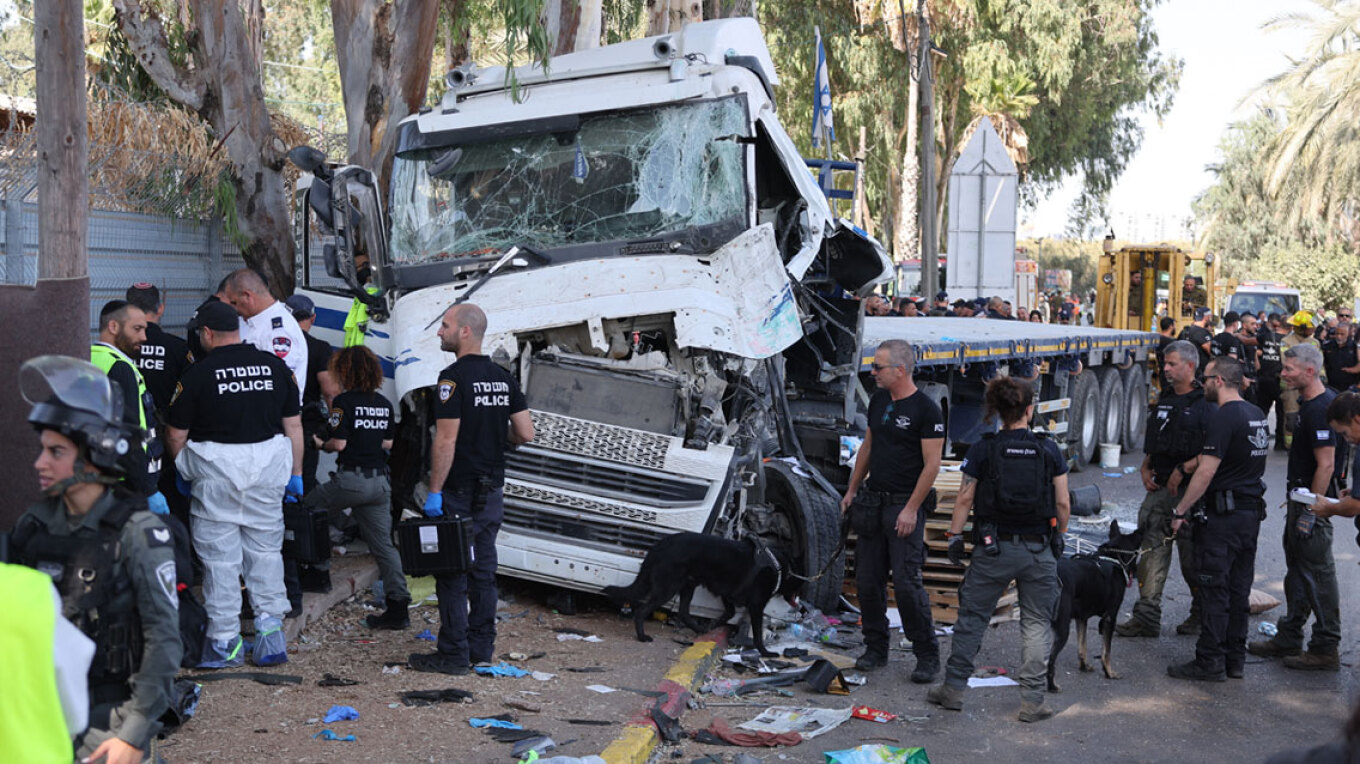 Τρομοκρατική επίθεση σε στάση λεωφορείου κοντά στο Τελ Αβίβ, δεκάδες τραυματίες