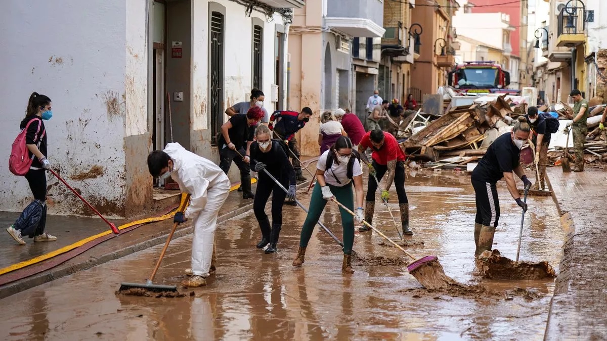 Τουλάχιστον 93 άνθρωποι εξακολουθούν να αγνοούνται μετά τις πλημμύρες σε Ισπανία